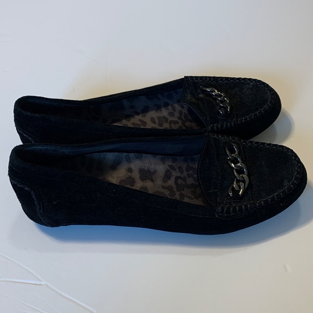 Vionic Women’s 8.5 Black Suede Chain Loafers - Picture 5 of 8